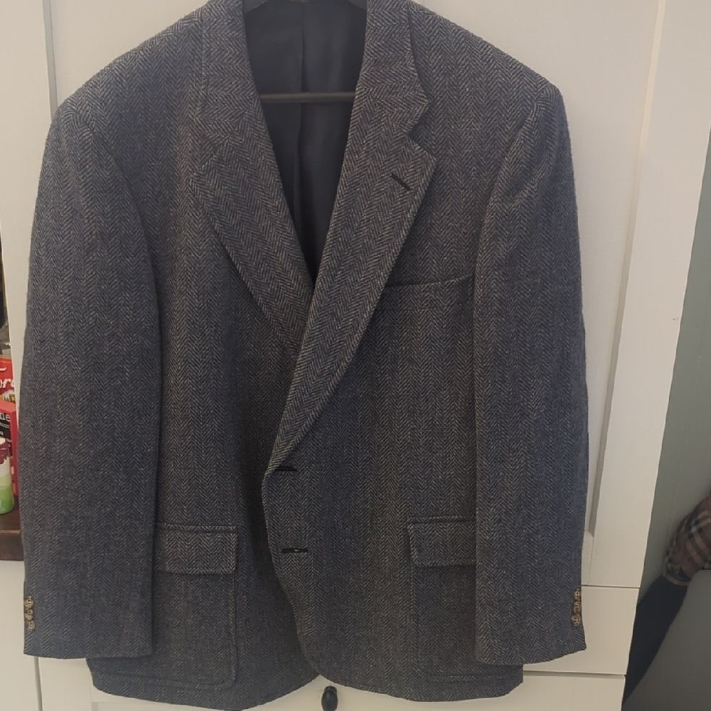 Rothschild Blue Sport Coat with Classic Design and Notched Lapels